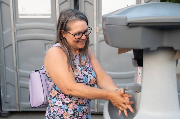Best Best portable toilet rental  in Dilkon, AZ